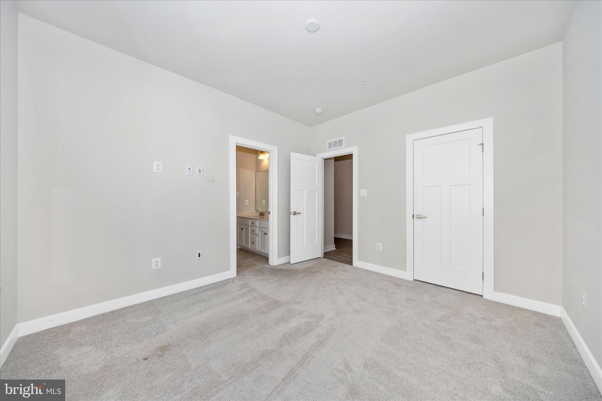 LAKE LINGANORE - Residential