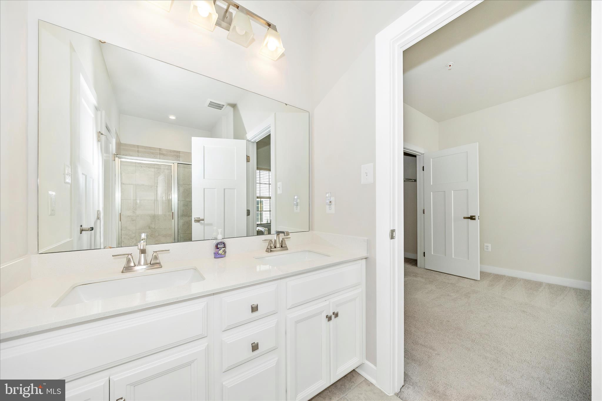 LAKE LINGANORE - Residential