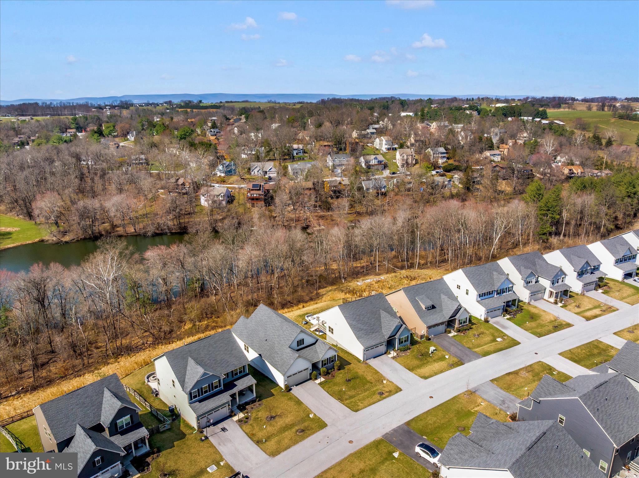 LAKE LINGANORE - Residential