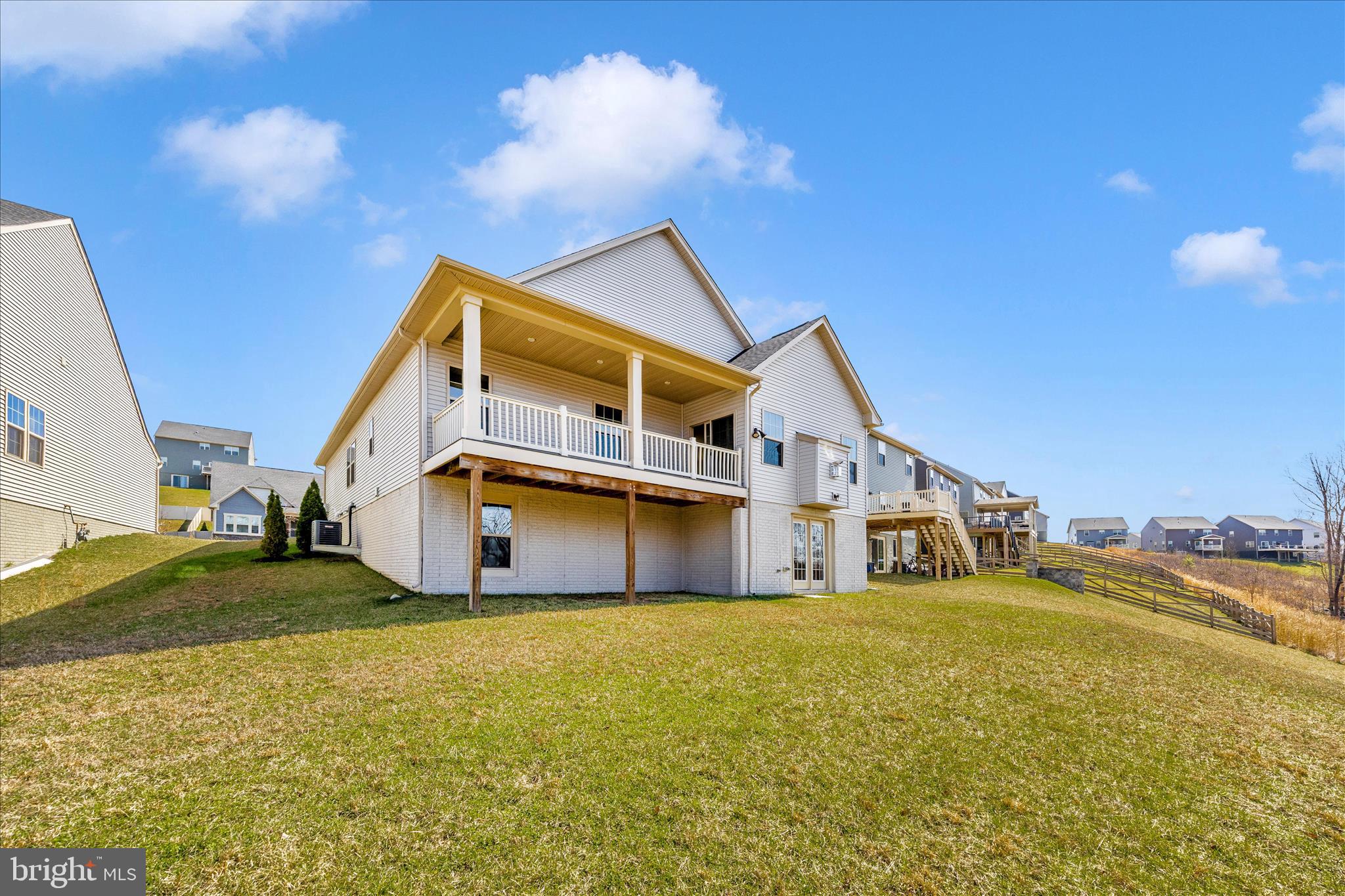 LAKE LINGANORE - Residential