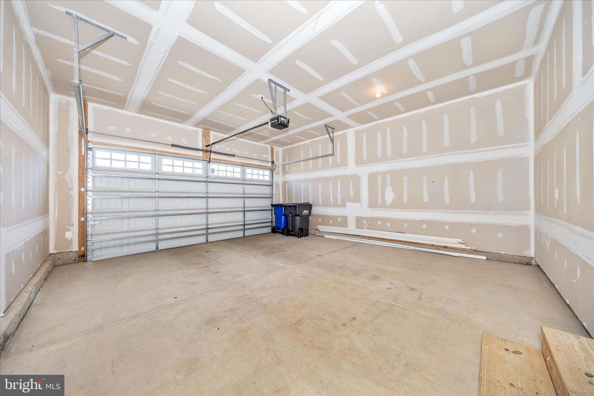 LAKE LINGANORE - Residential