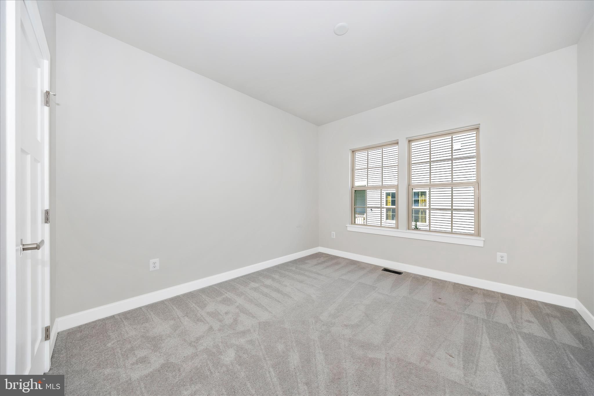 LAKE LINGANORE - Residential