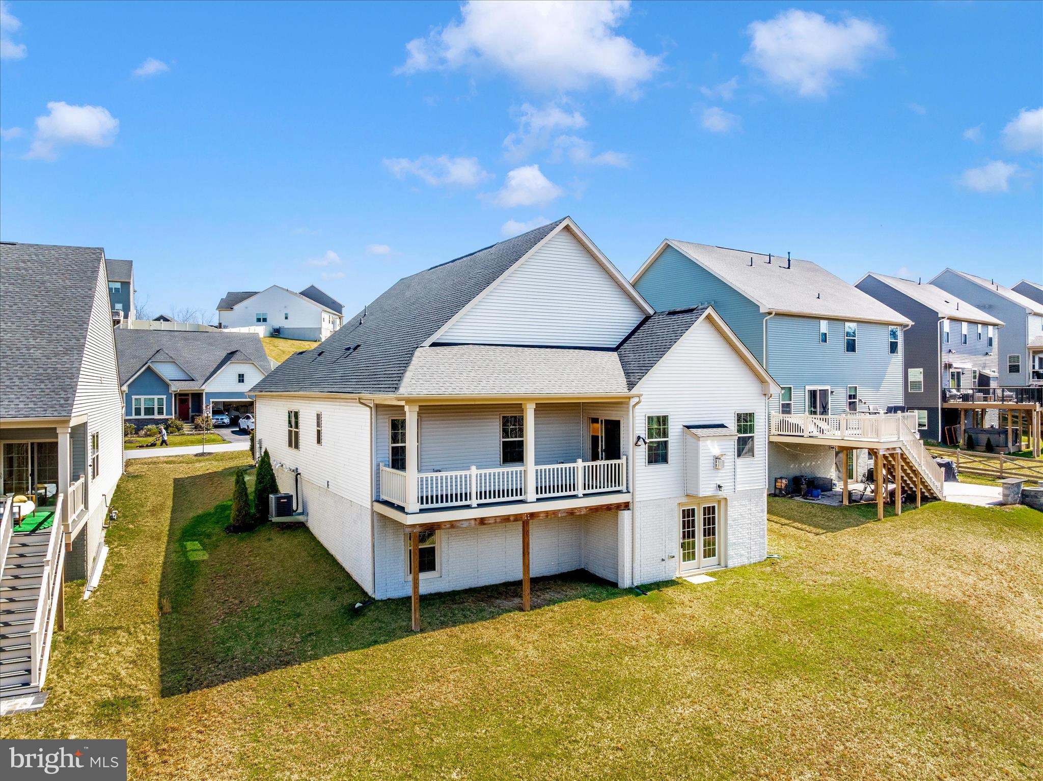 LAKE LINGANORE - Residential