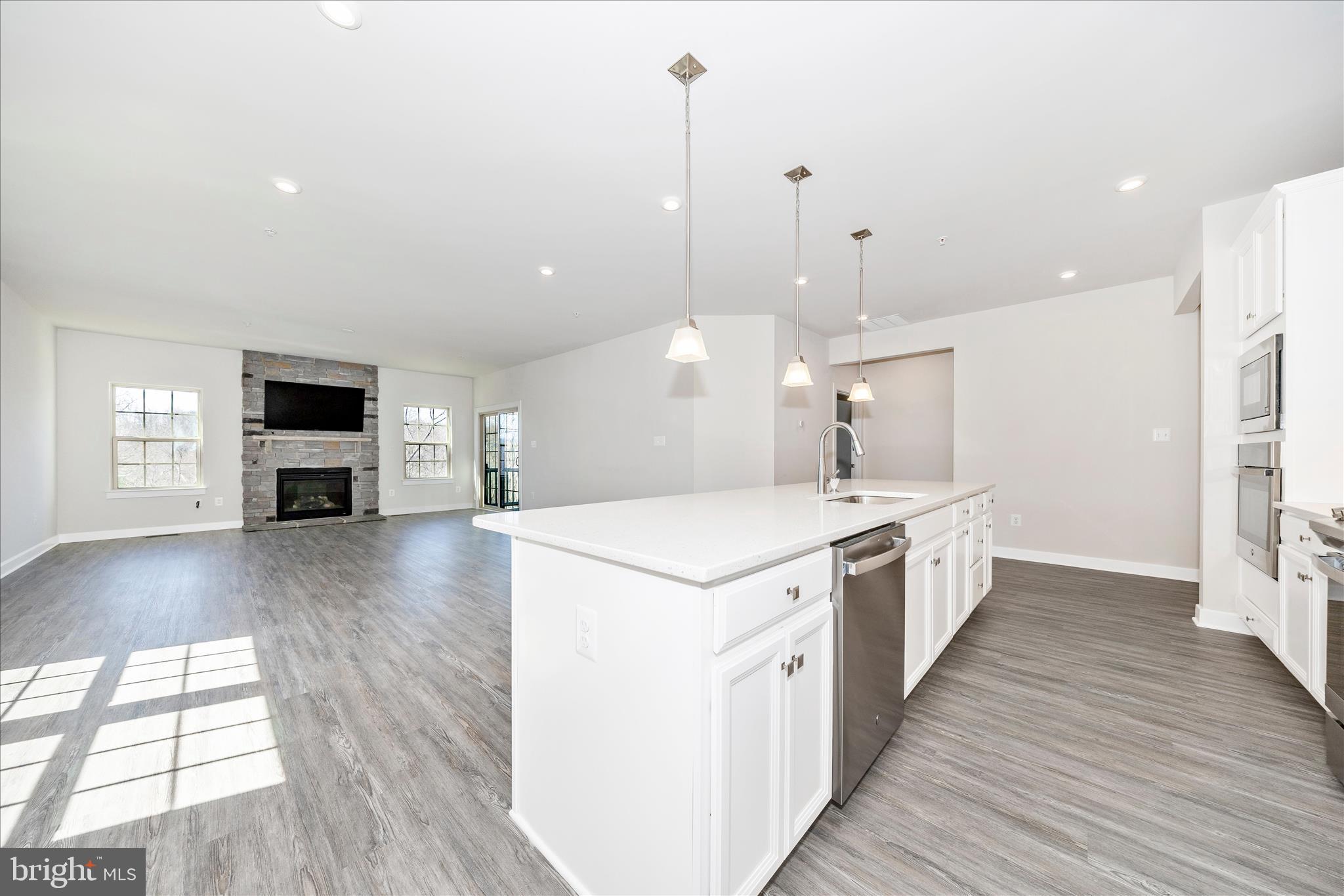 LAKE LINGANORE - Residential