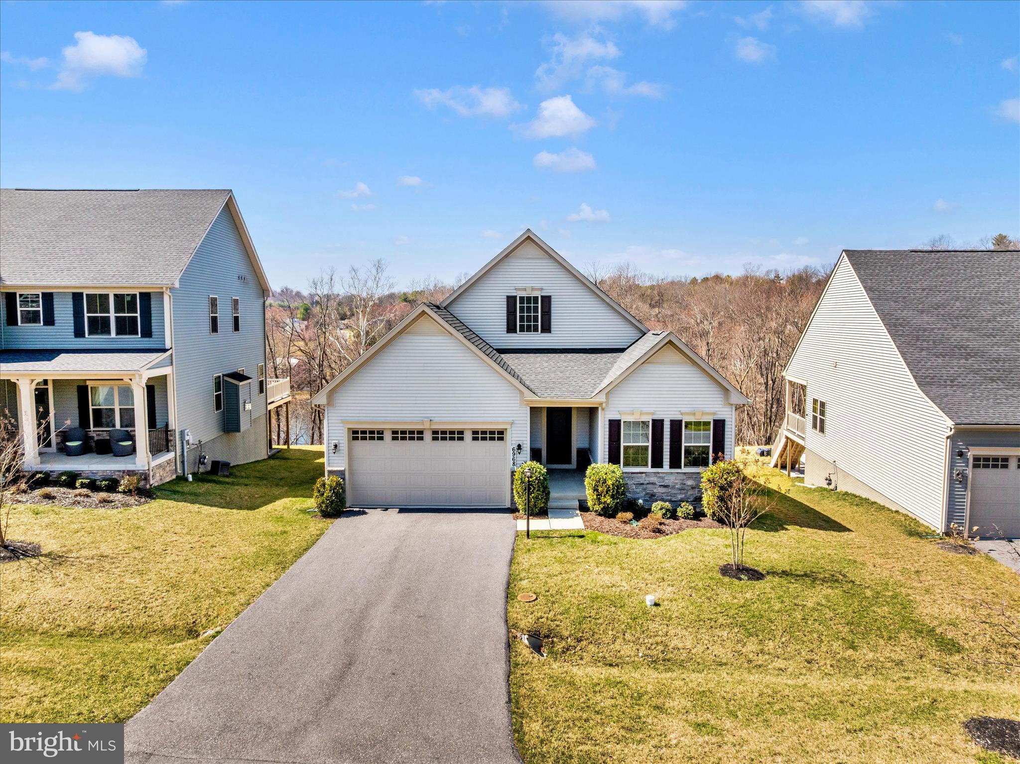 LAKE LINGANORE - Residential