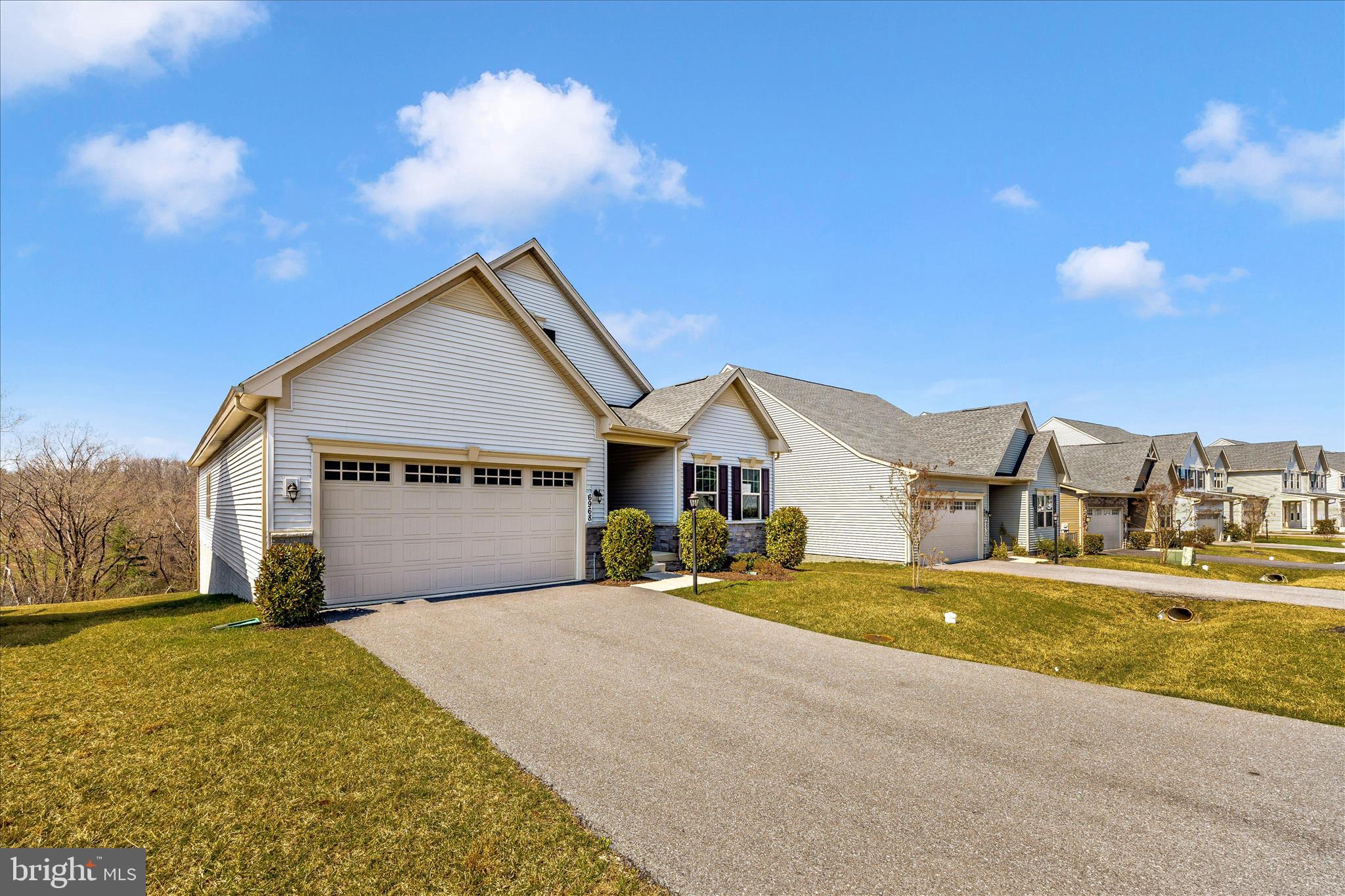 LAKE LINGANORE - Residential