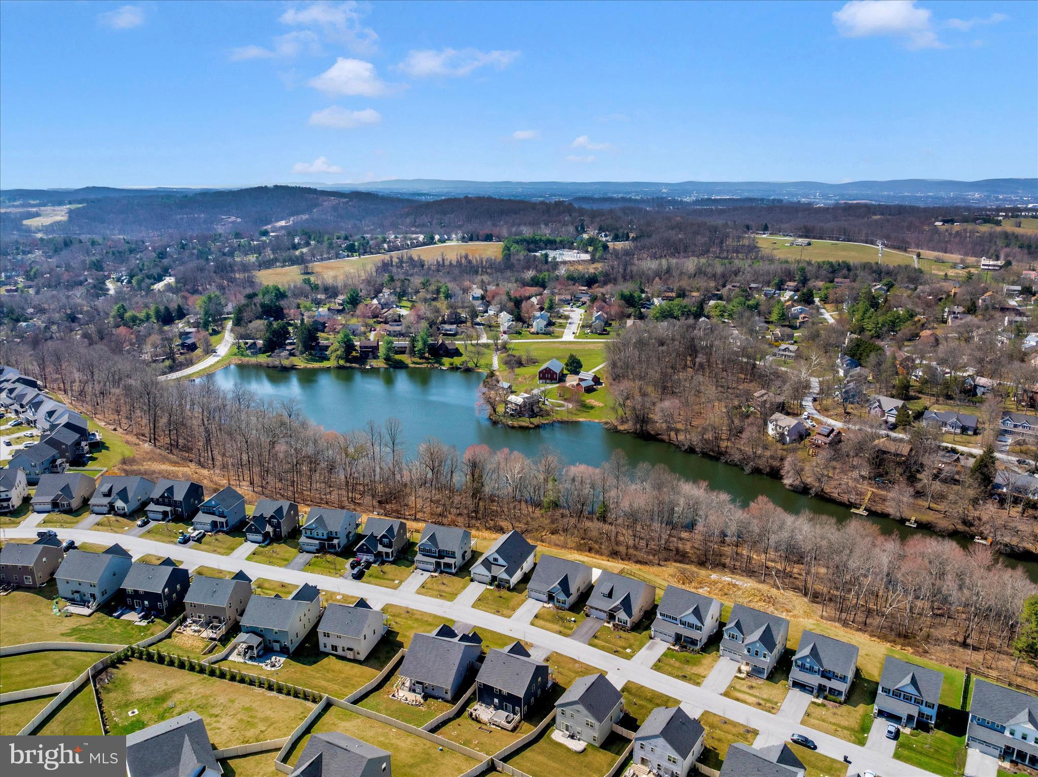LAKE LINGANORE - Residential