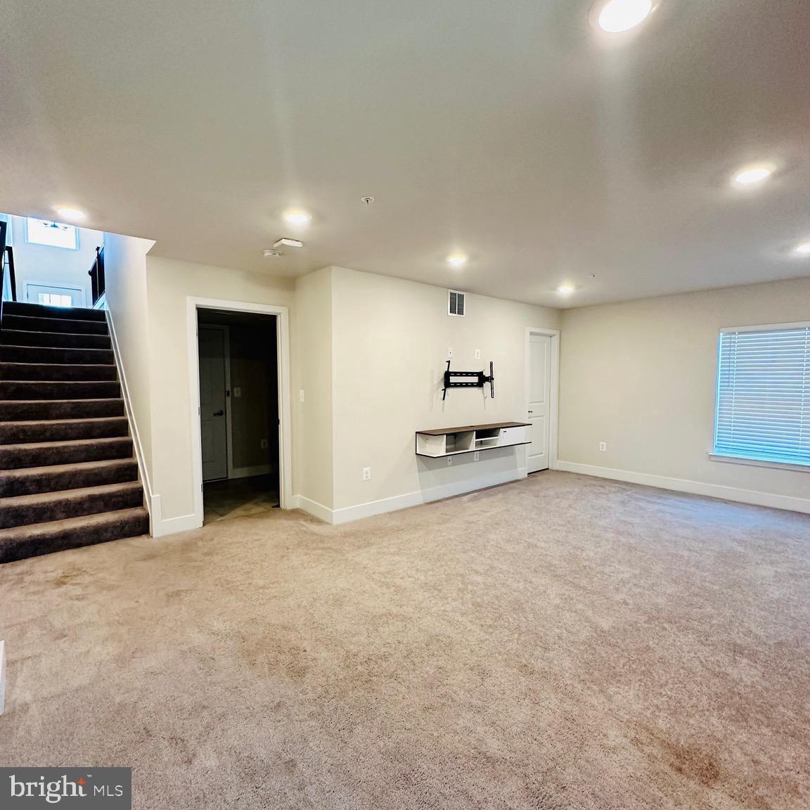 STONEHAVEN - Residential Lease