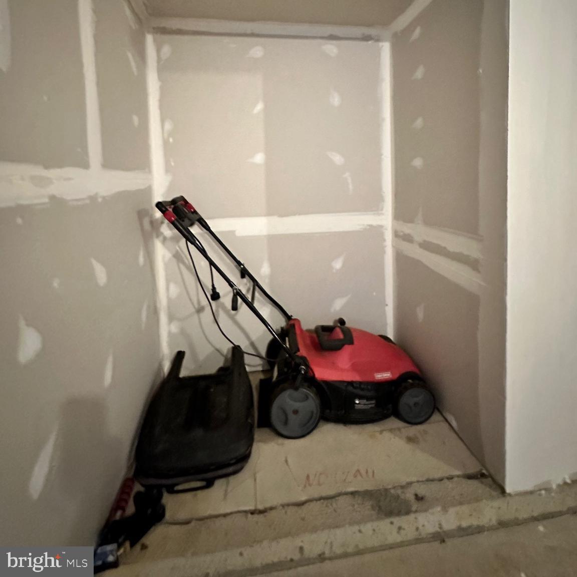 STONEHAVEN - Residential Lease