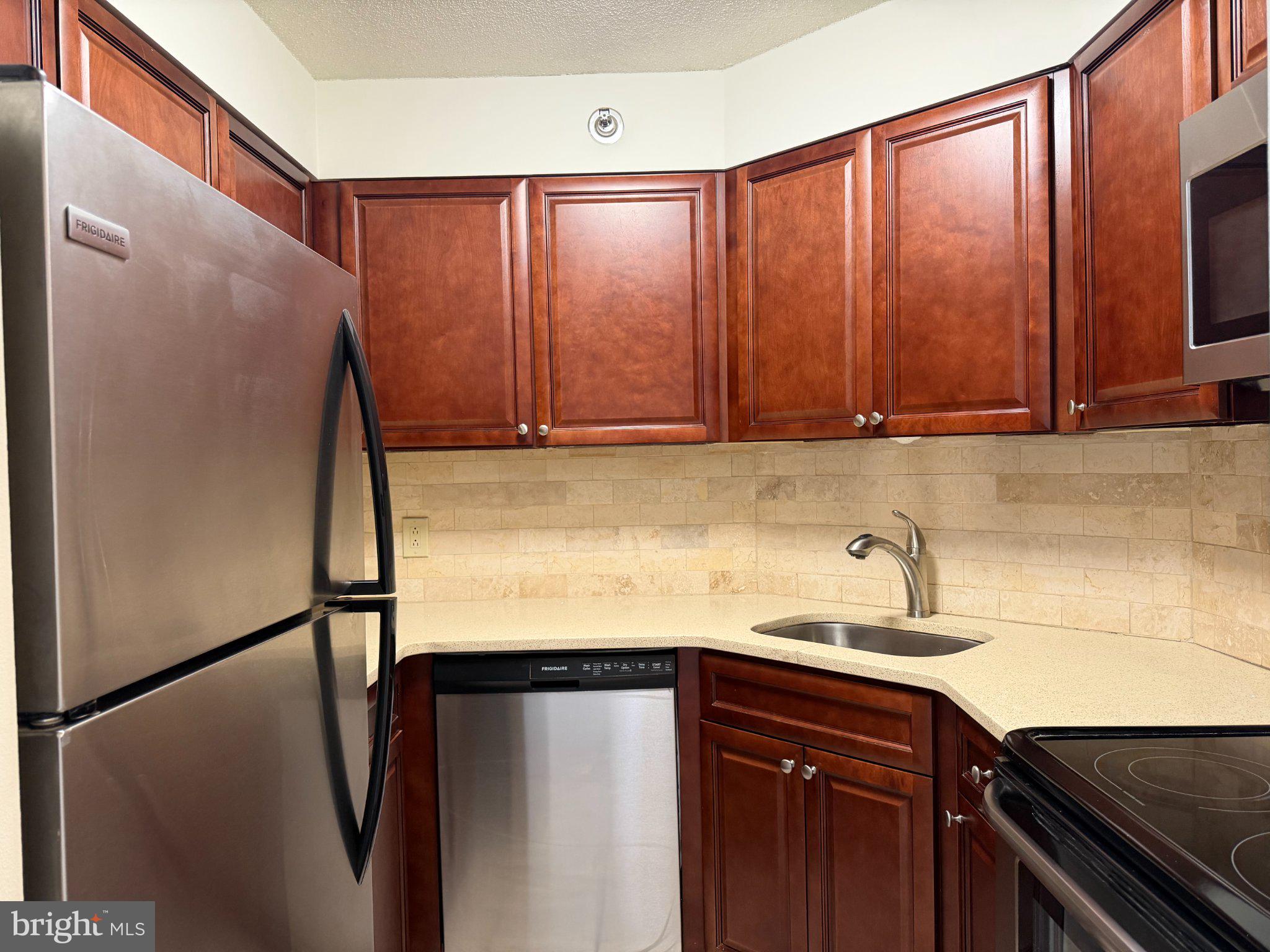 2020 WALNUT STREET 14F