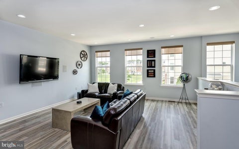 Townhouse For Sale - 47 Riverwalk Boulevard<br/> BURLINGTON, NJ 08016