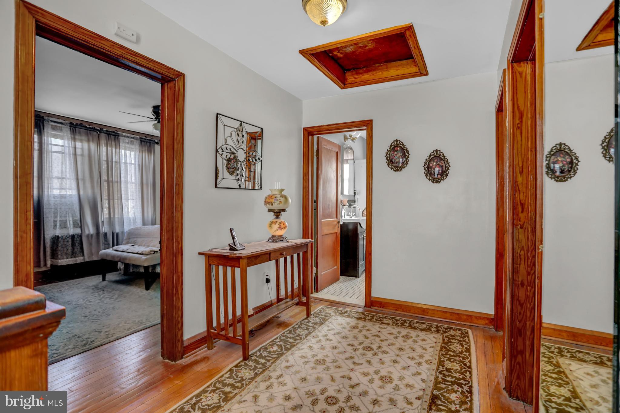 WOODSIDE - Residential