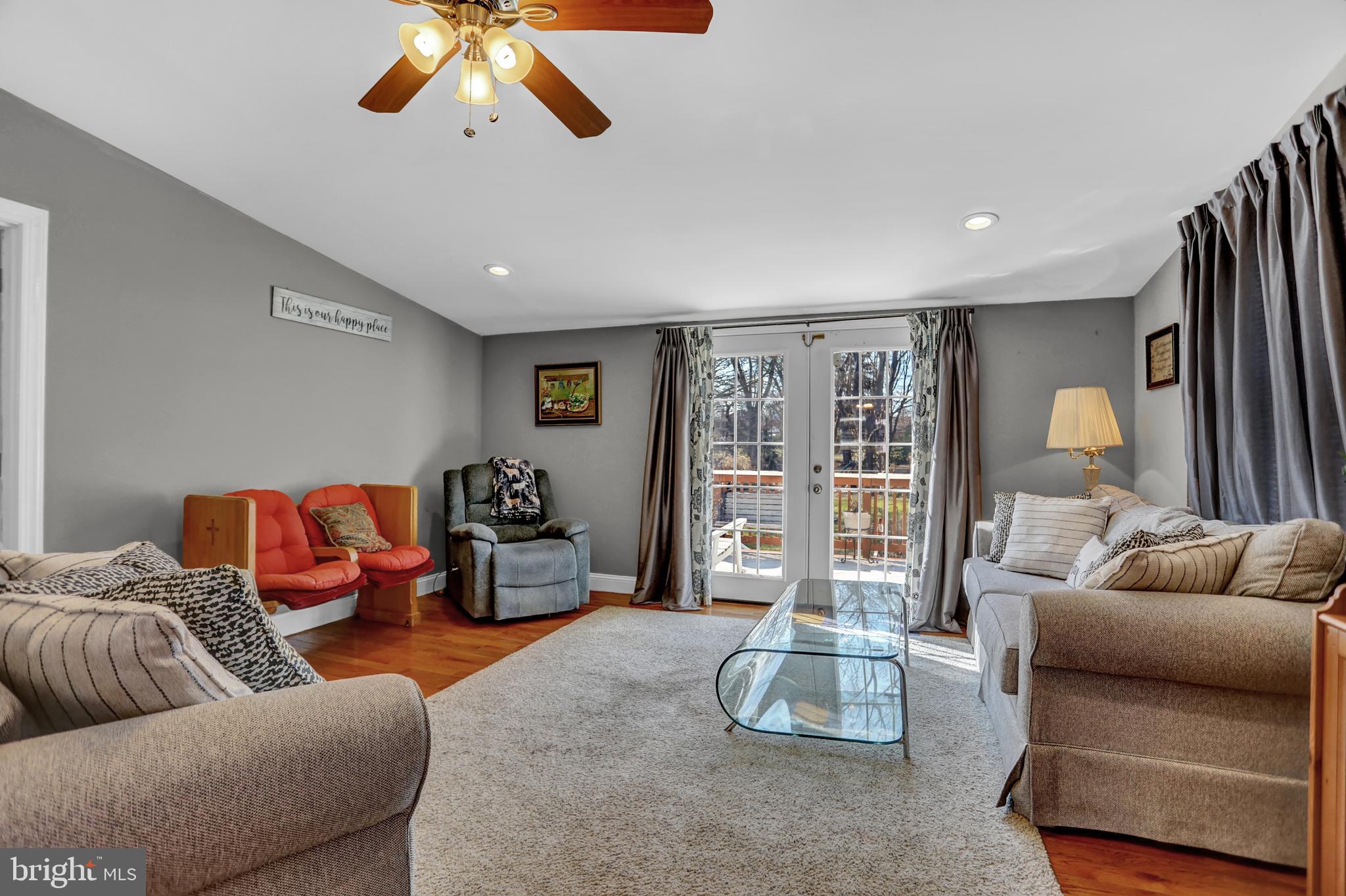 WOODSIDE - Residential