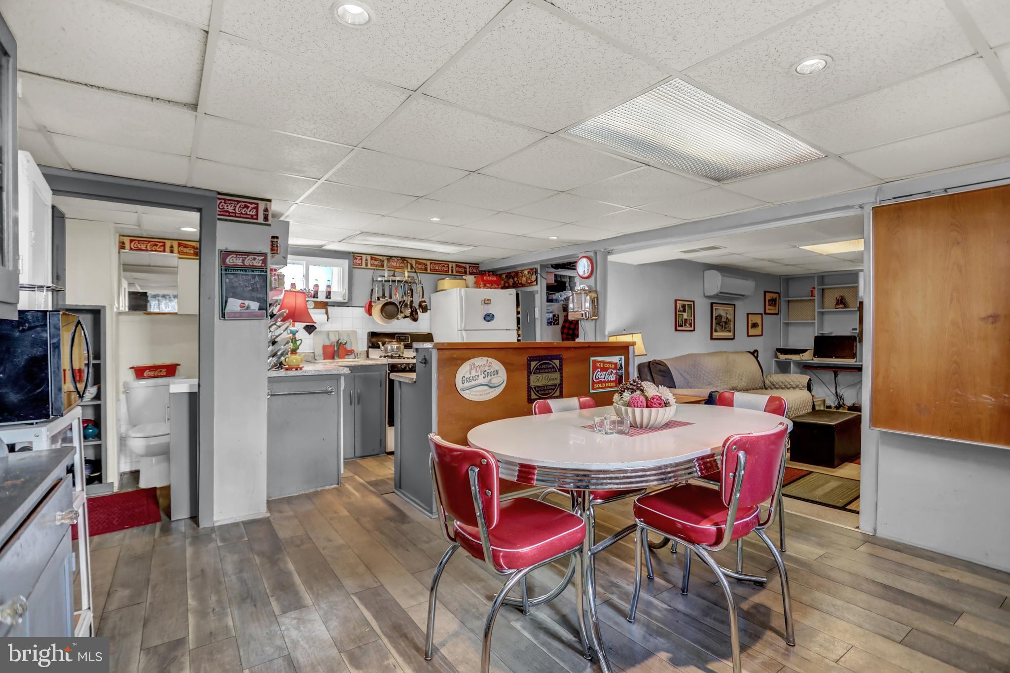 WOODSIDE - Residential