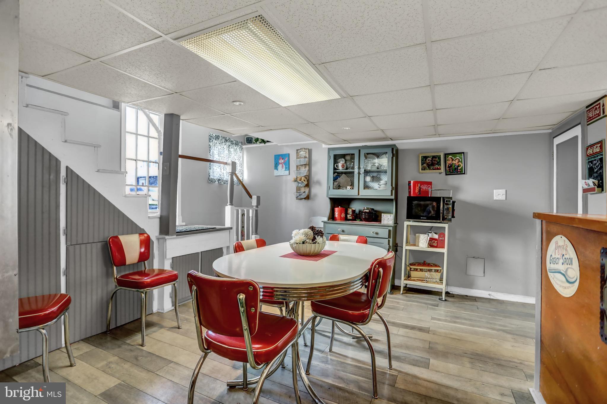 WOODSIDE - Residential