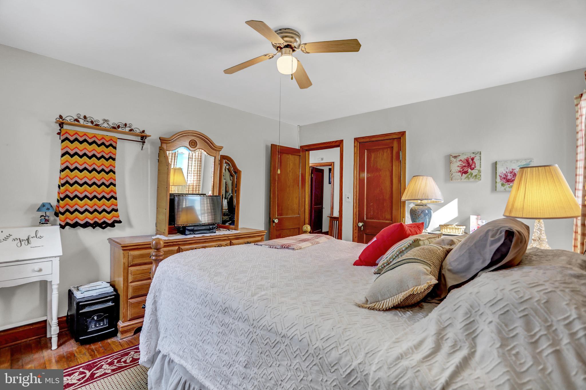 WOODSIDE - Residential