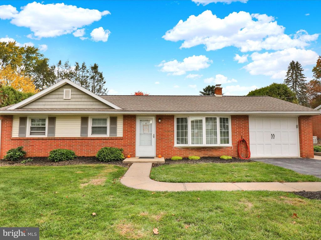 Photo of 15 Clearview Dr, LEBANON, PA 17042 (MLS # PALN2023422)
