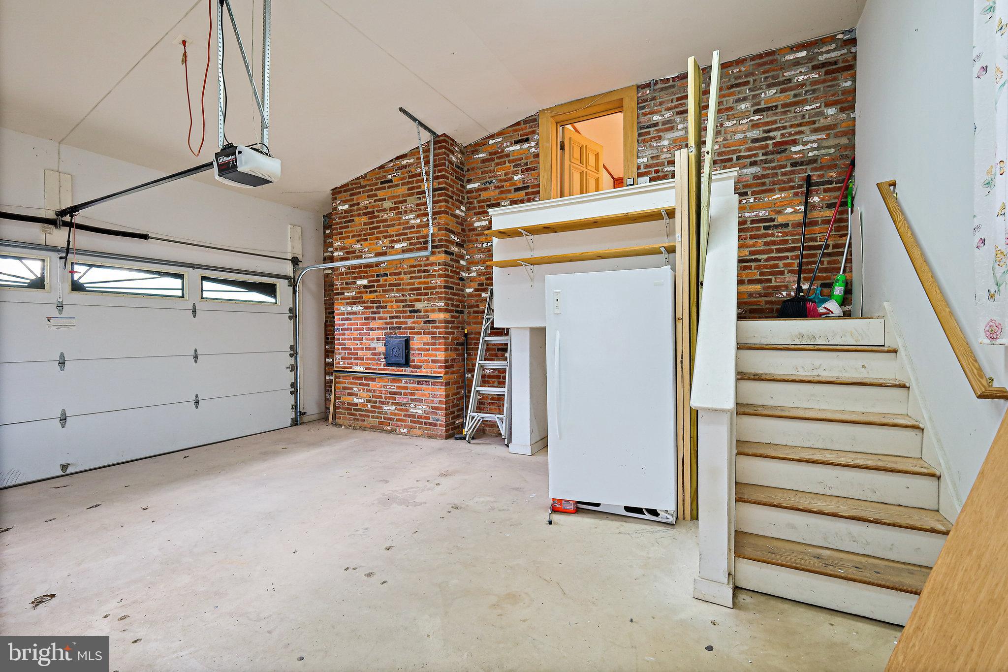 BUSH HILL - Residential Lease
