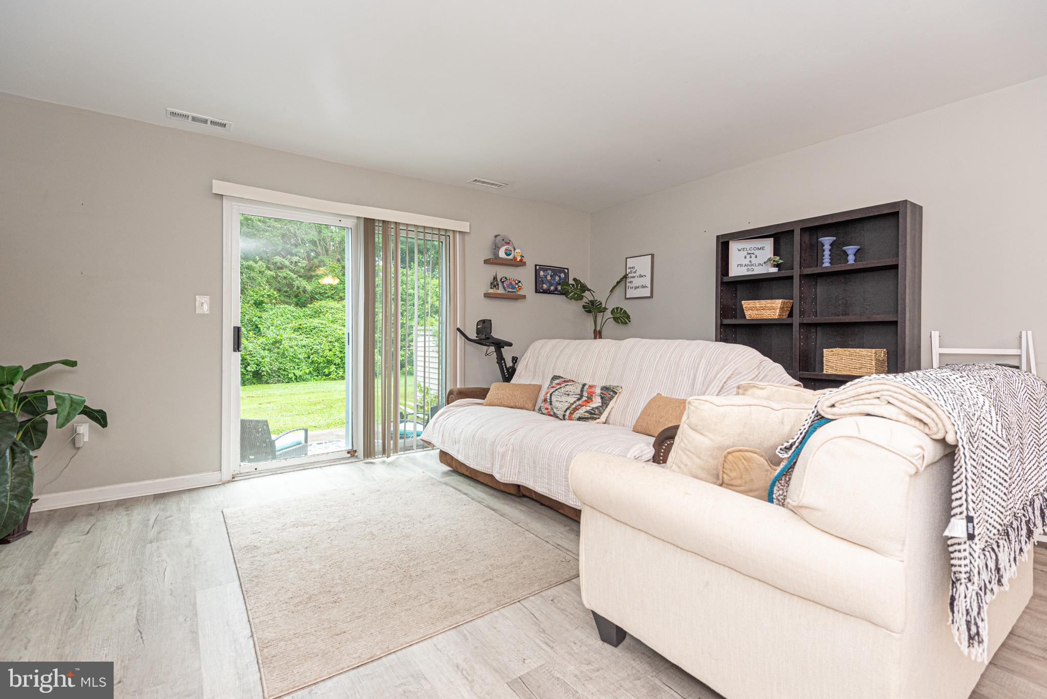 FRANKLIN SQUARE - Residential