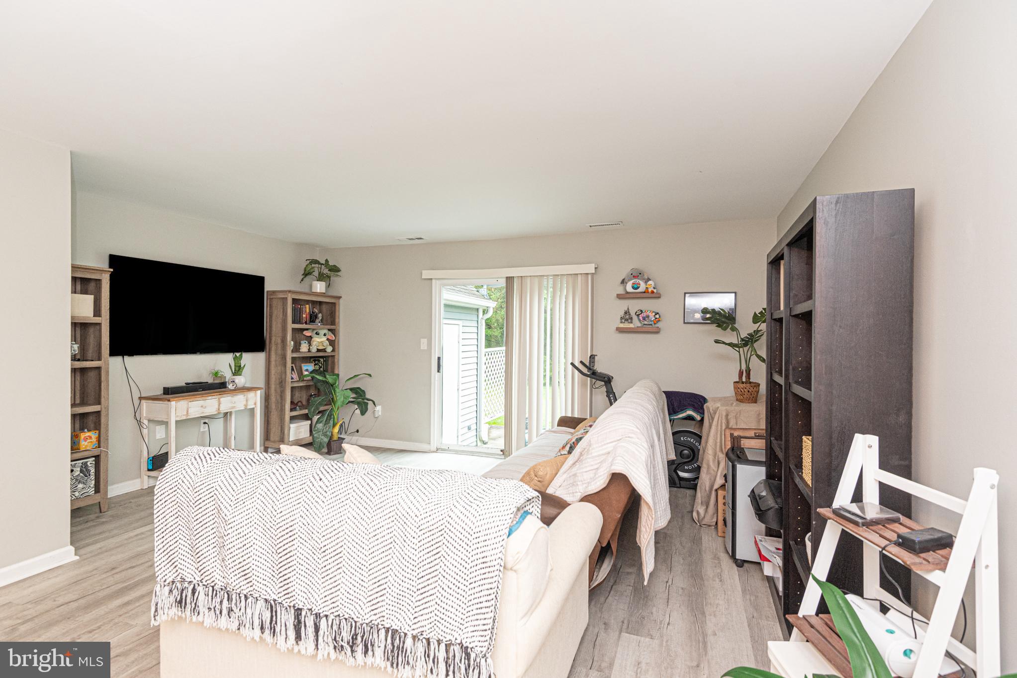 FRANKLIN SQUARE - Residential