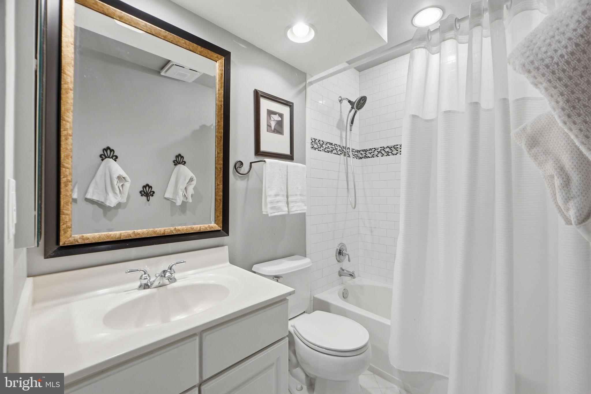 LAKE MANASSAS - Residential