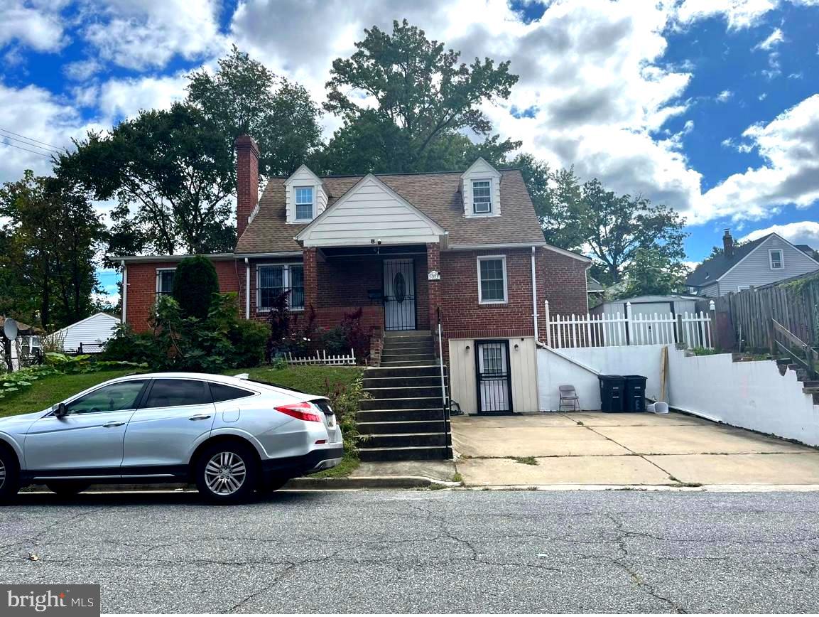 Great location ! Single-family home!! Well maintain 3 levels 5 bedrooms, 3 full bath , separate living
& dining , Hardwood floors , main level has 3 bedrooms & 1 full bath , second level has 1 bedroom , one full bath & extra space for an office. basement is full finished with 2nd kitchen , perfect for an extra income Great opportunity for a first time home buyer.