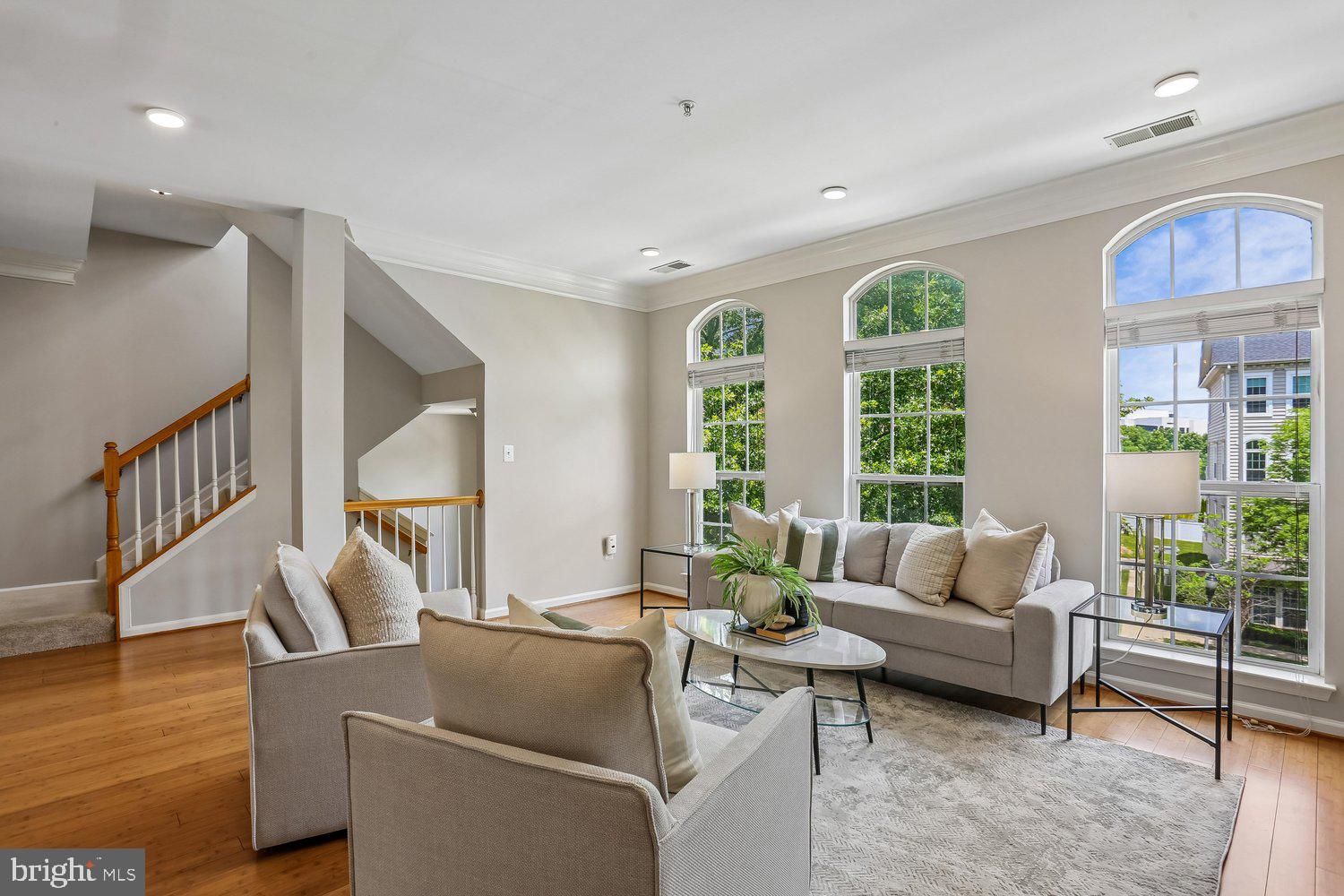 647 MAIN STREET B 647-B