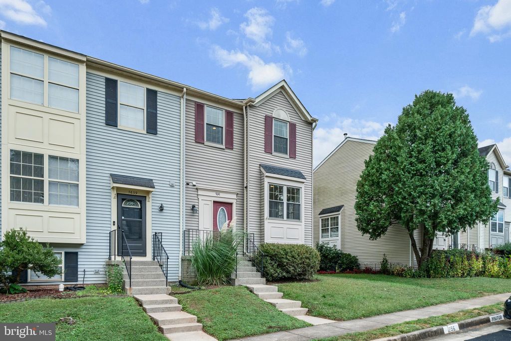 Photo of 7641 Chadds Landing Way, MANASSAS, VA 20111 (MLS # VAPW2103650)