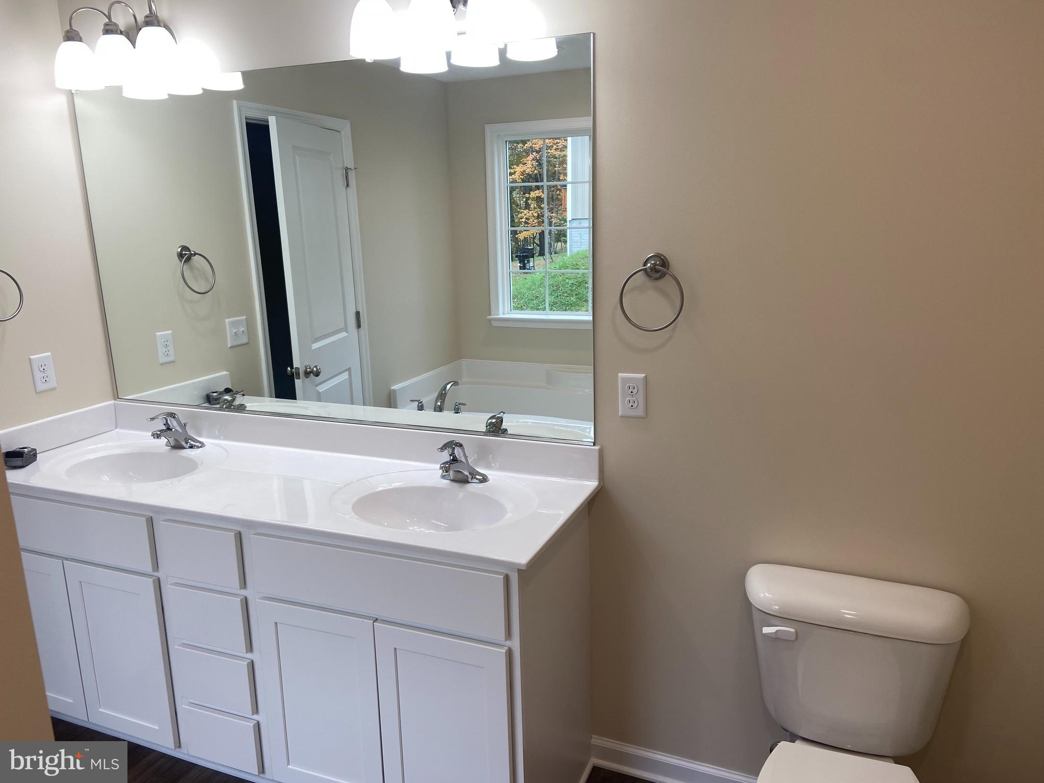 FAIRVIEW OAKS - Residential