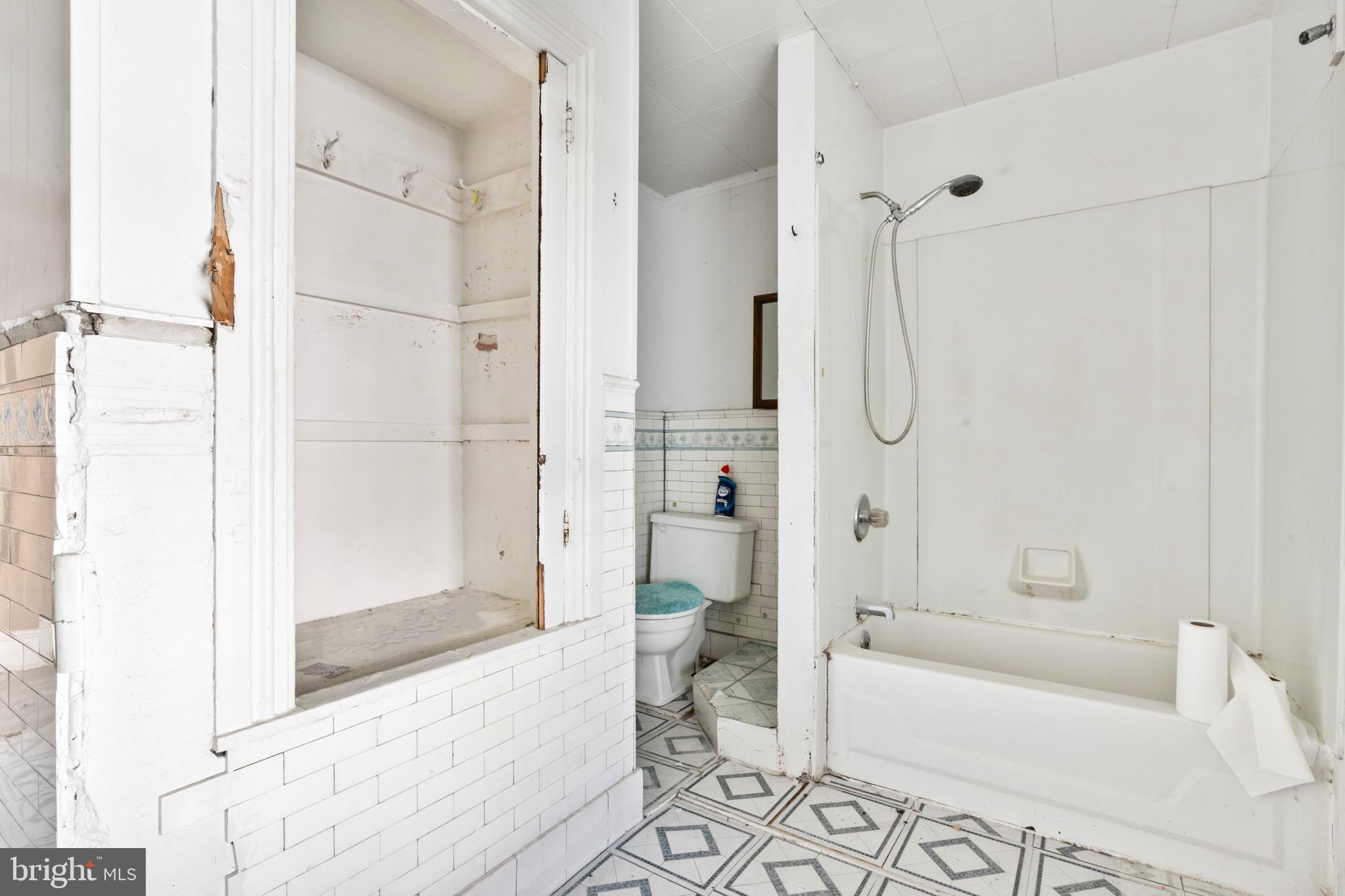 NEW CASTLE - Residential