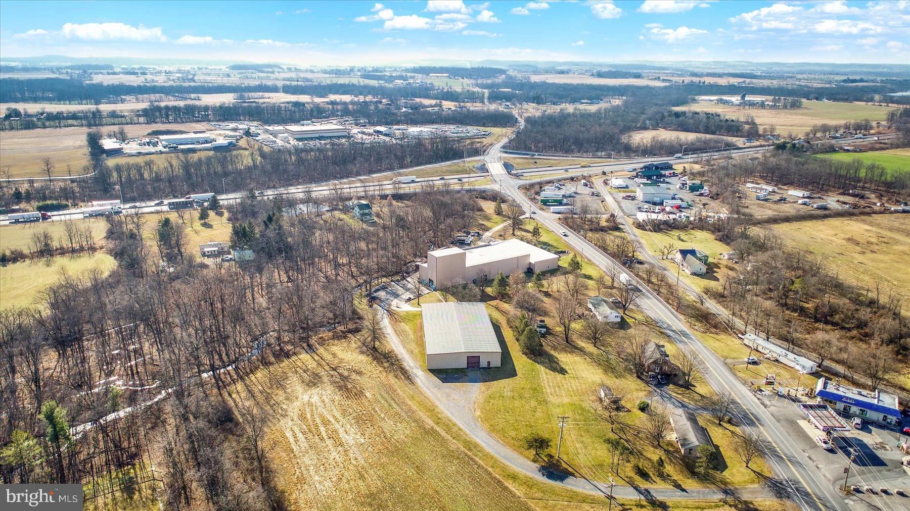 5811 FOUR POINT ROAD