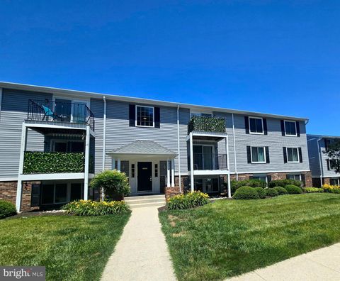 Condo For Sale - 8034 Abbey Court #F<br/> PASADENA, MD 21122