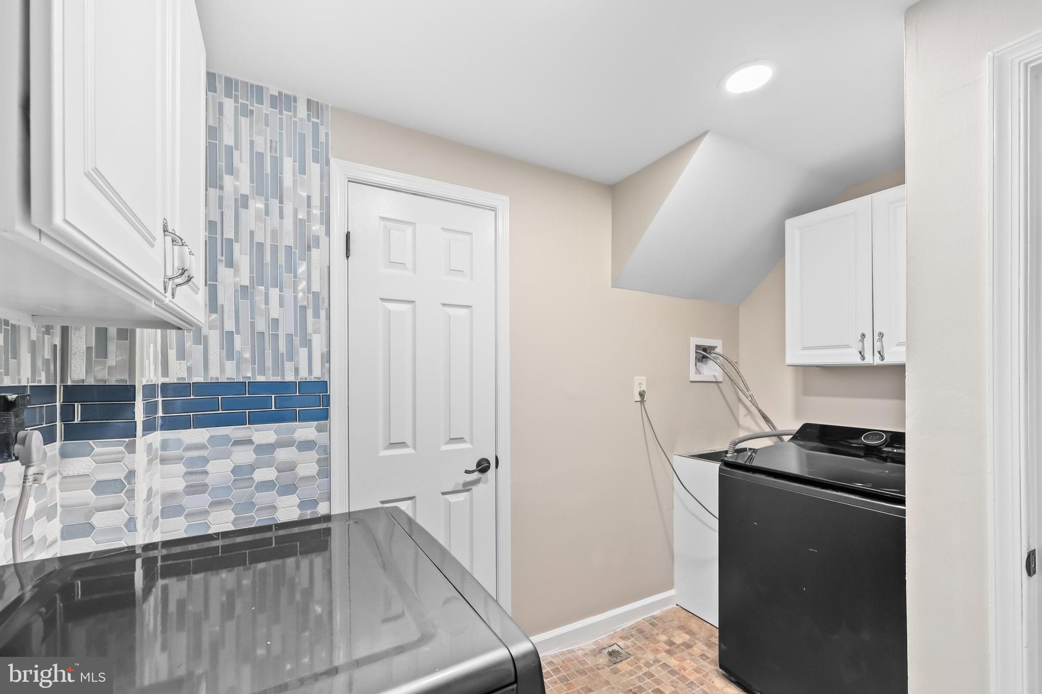 RIVERSIDE ESTATES - Residential