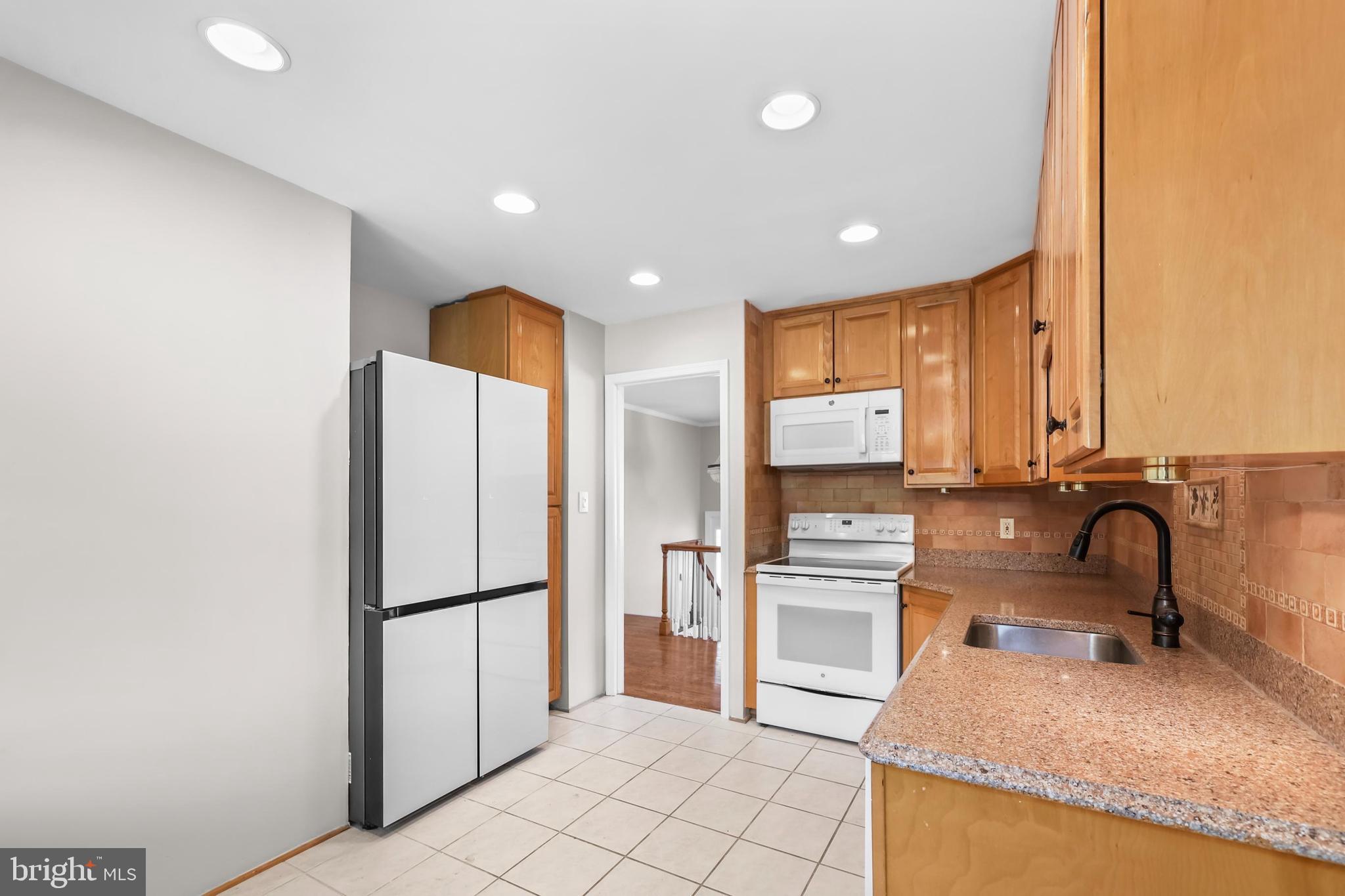 RIVERSIDE ESTATES - Residential