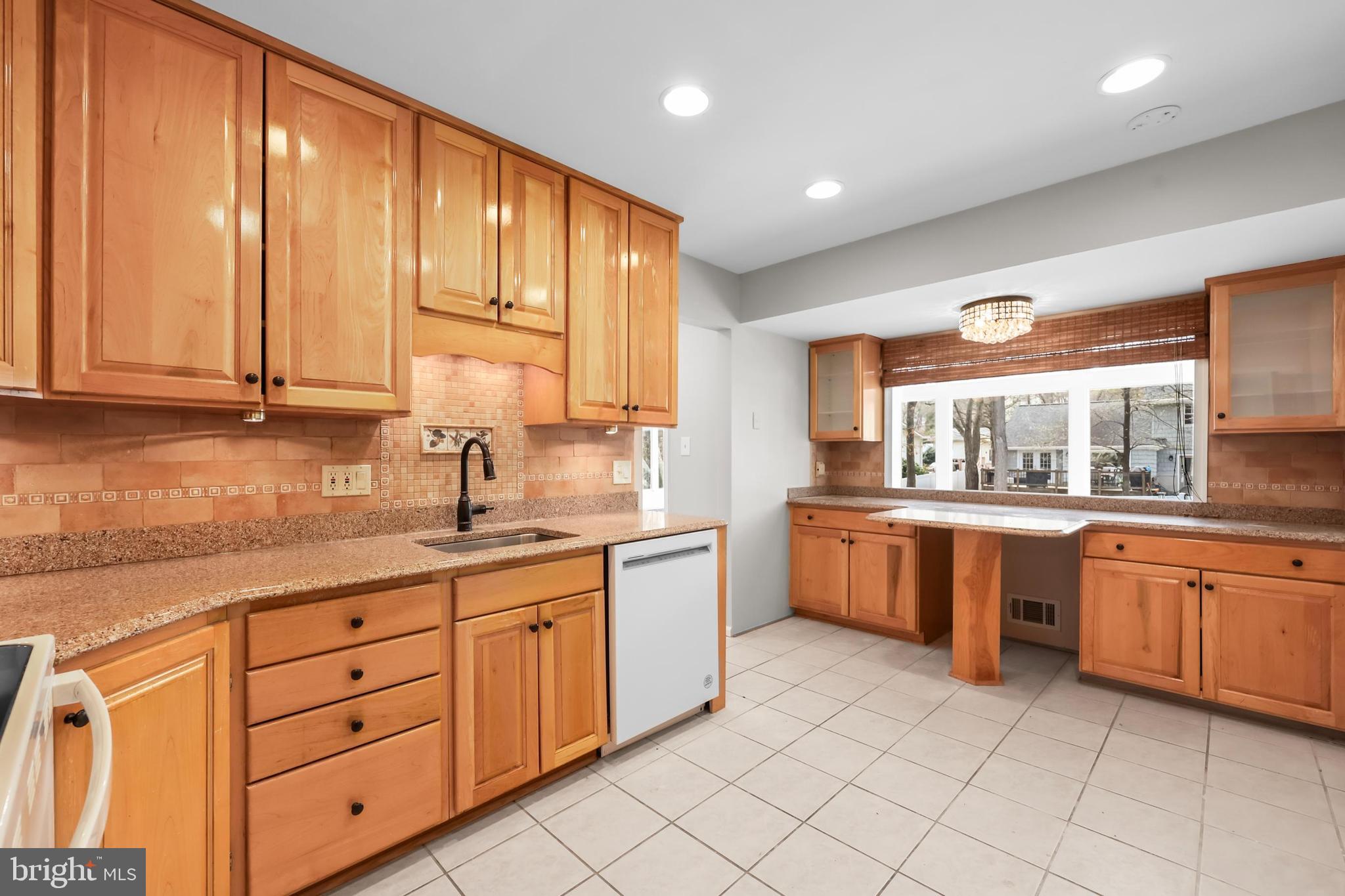 RIVERSIDE ESTATES - Residential