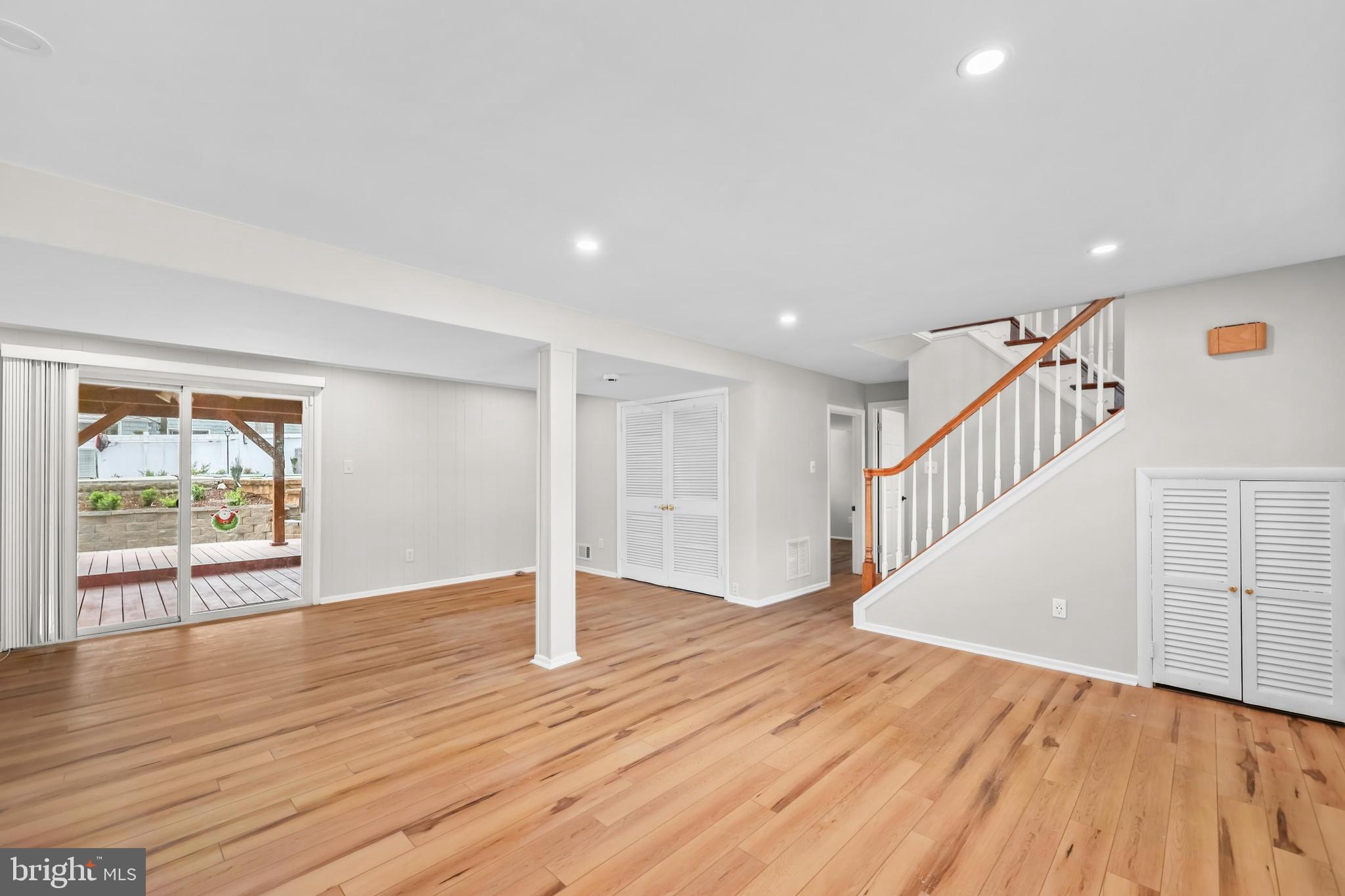 RIVERSIDE ESTATES - Residential