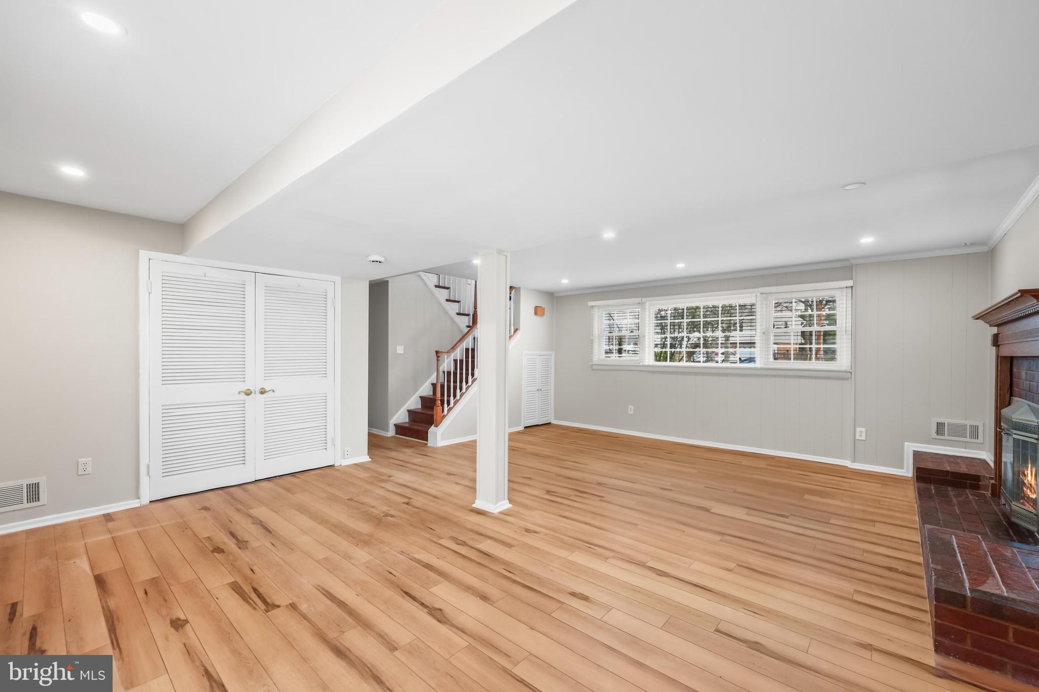 RIVERSIDE ESTATES - Residential