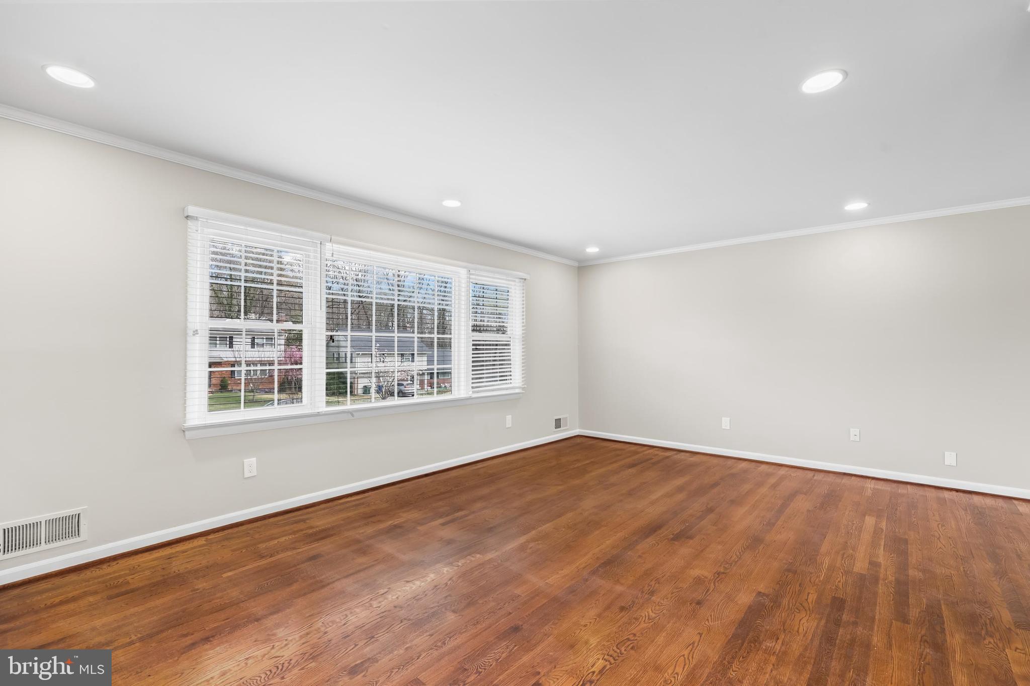 RIVERSIDE ESTATES - Residential