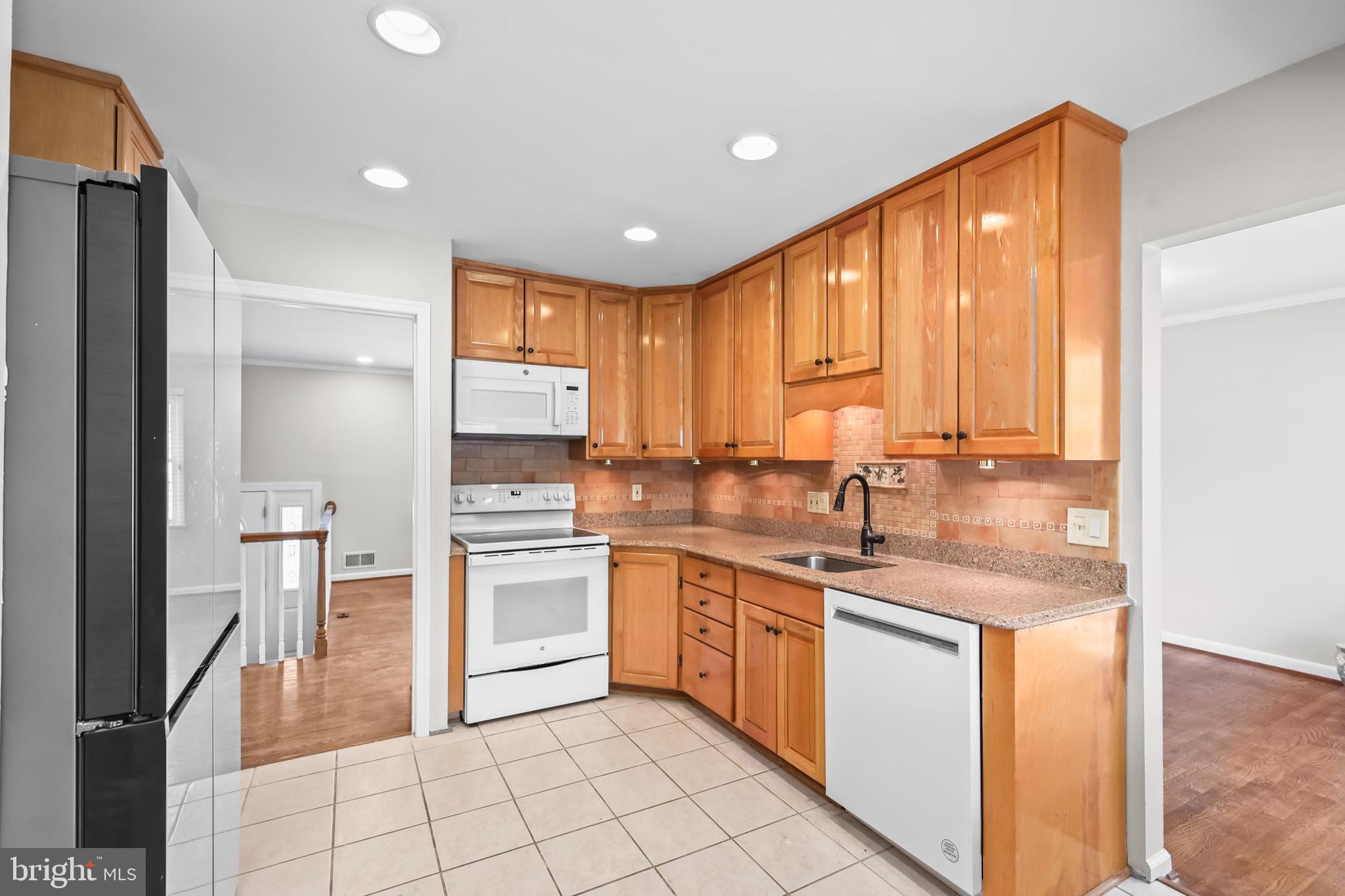 RIVERSIDE ESTATES - Residential