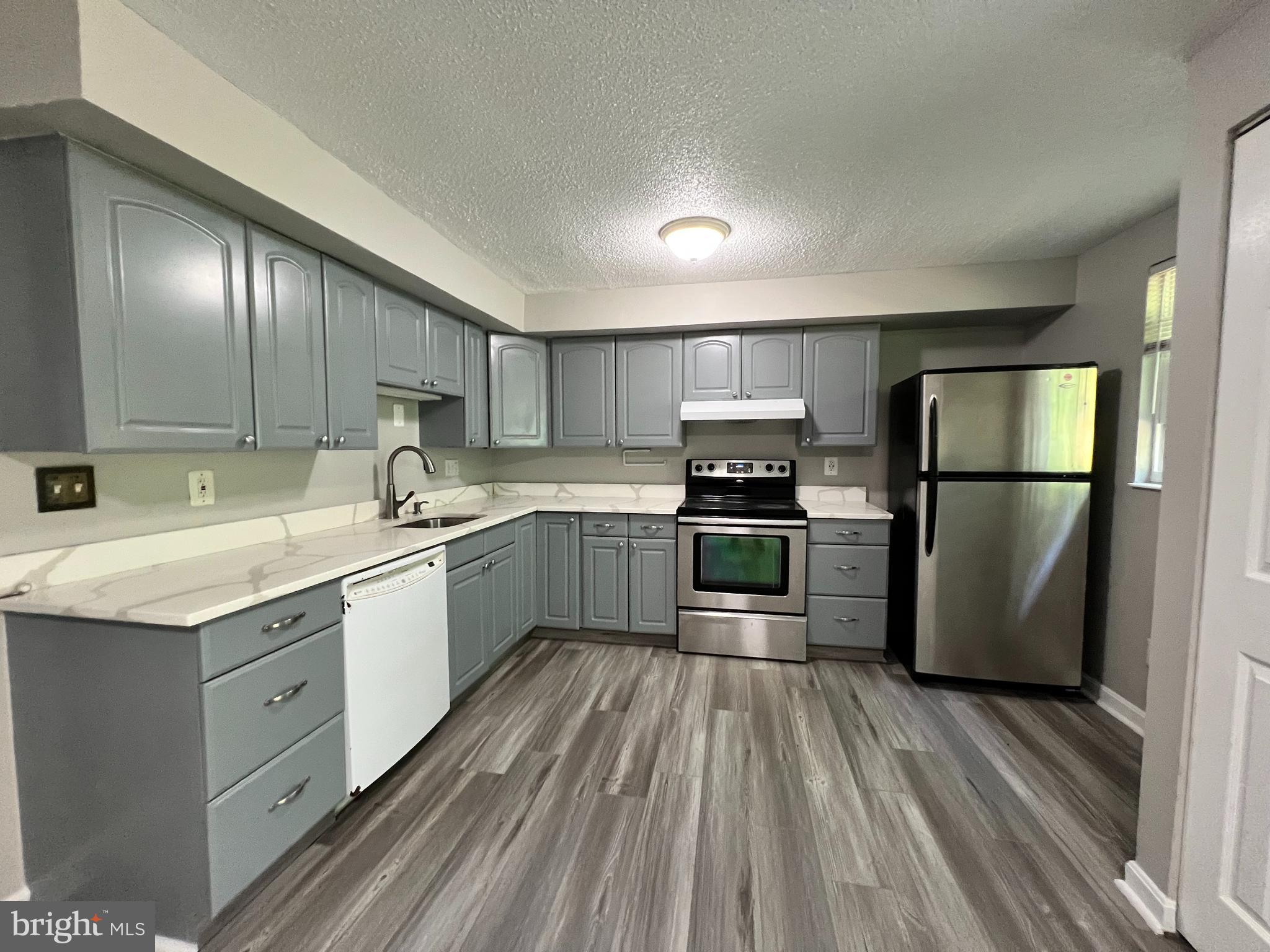 NEWINGTON FOREST - Residential Lease