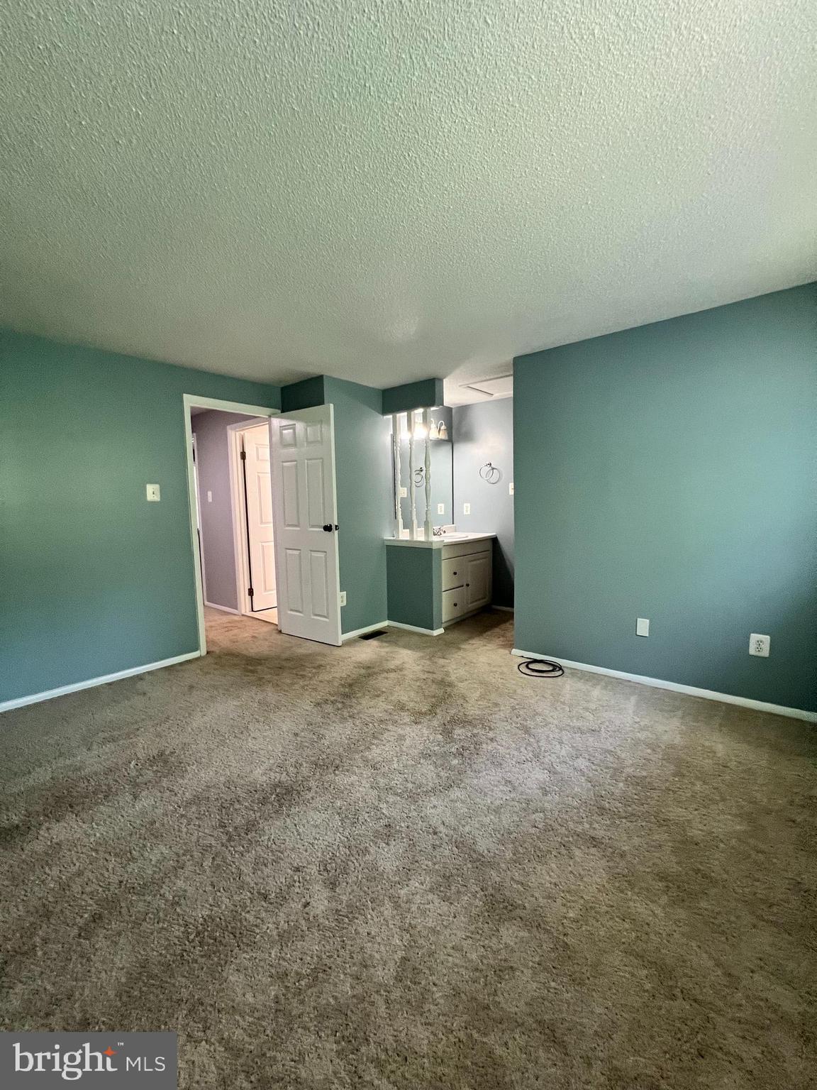 NEWINGTON FOREST - Residential Lease