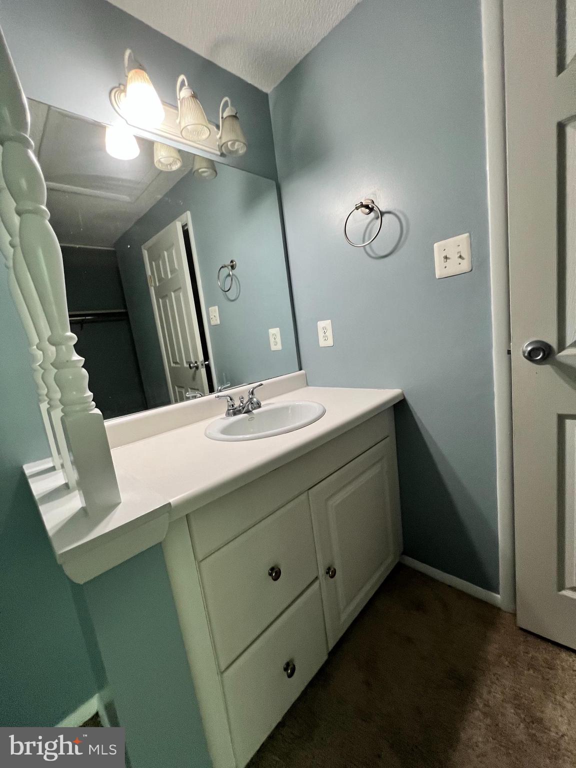 NEWINGTON FOREST - Residential Lease