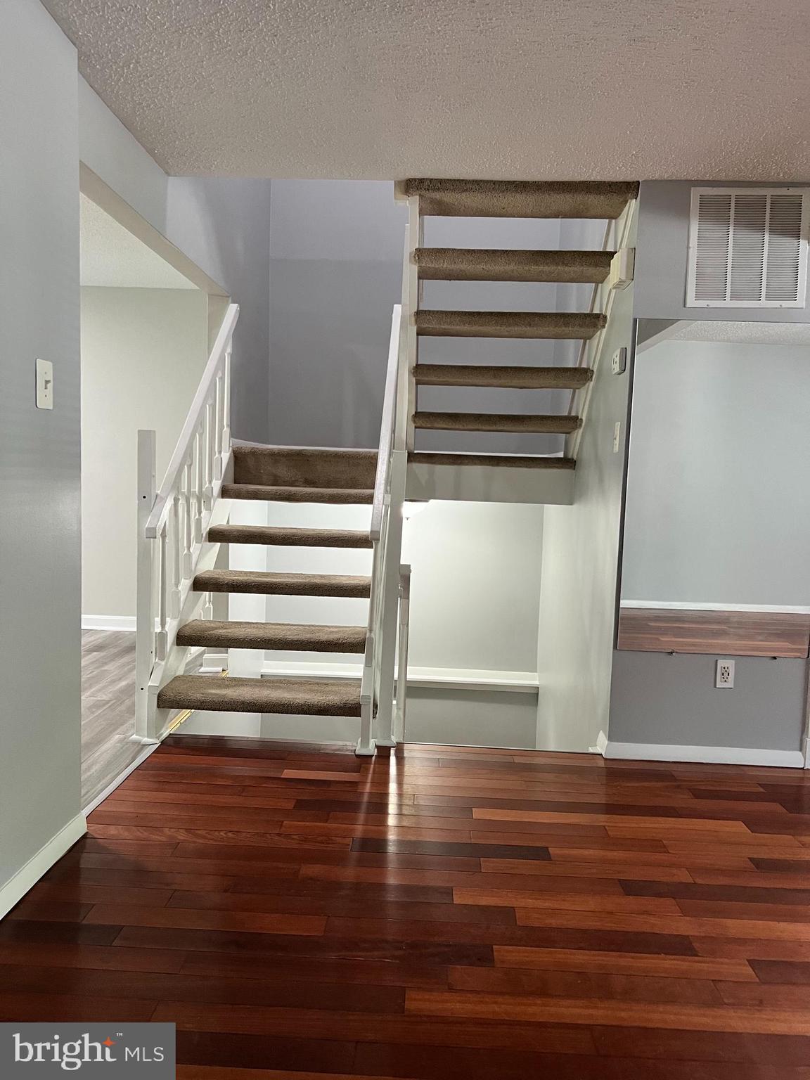 NEWINGTON FOREST - Residential Lease