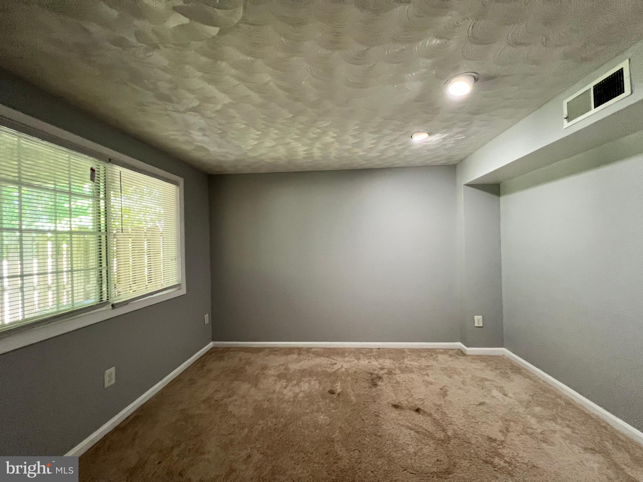 NEWINGTON FOREST - Residential Lease