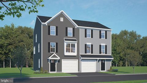 Townhouse For Sale - 724 Fawn Way #LOT 10<br/> PENNSBURG, PA 18073