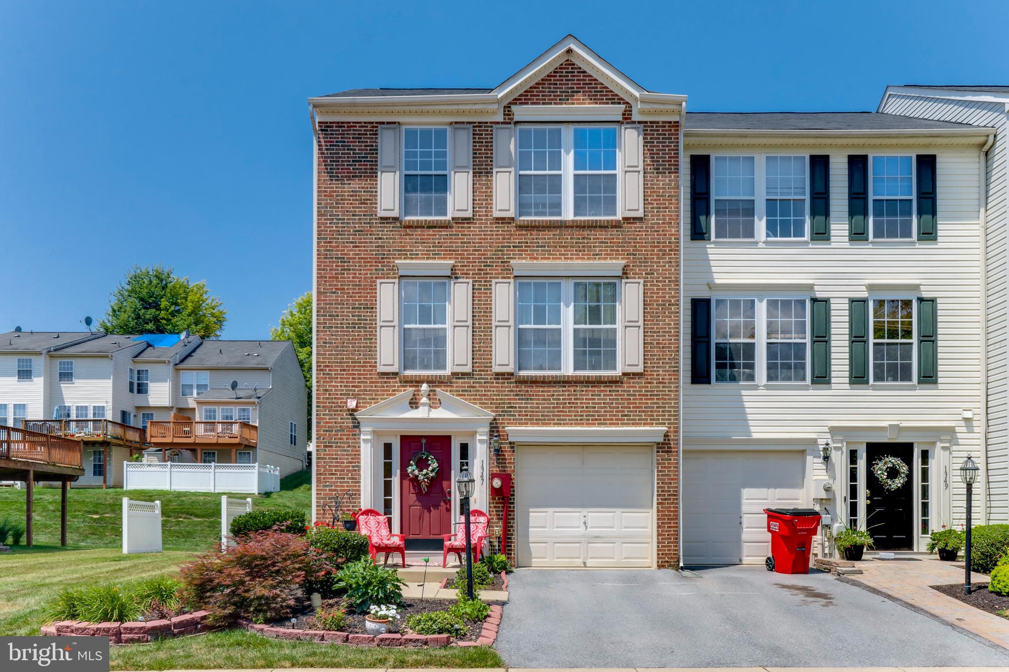 LAKELAND PLACE - Residential