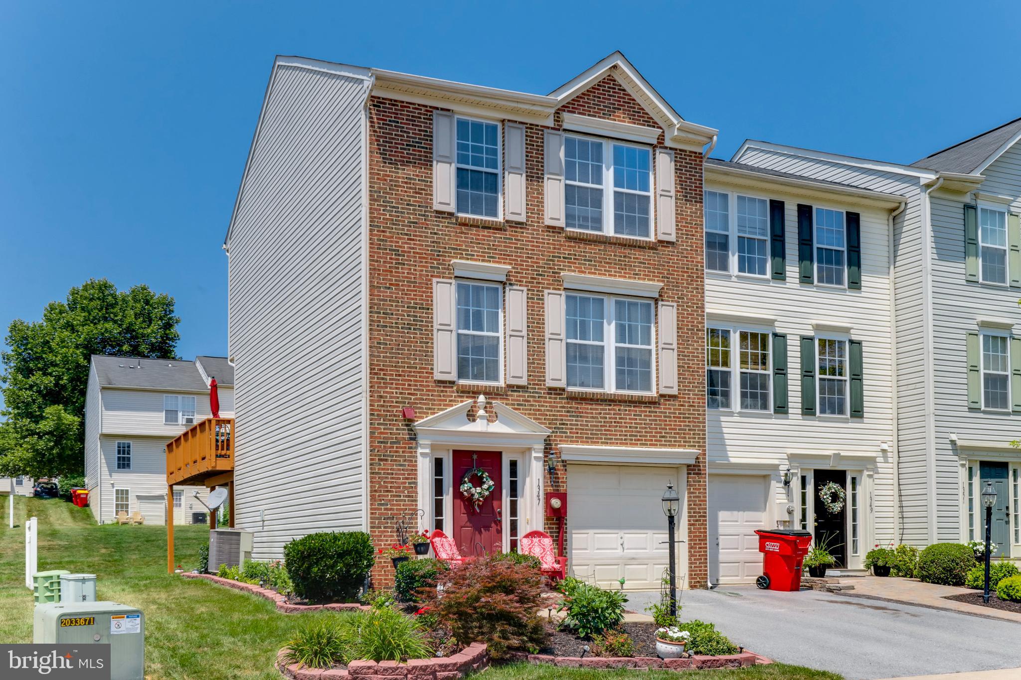 LAKELAND PLACE - Residential