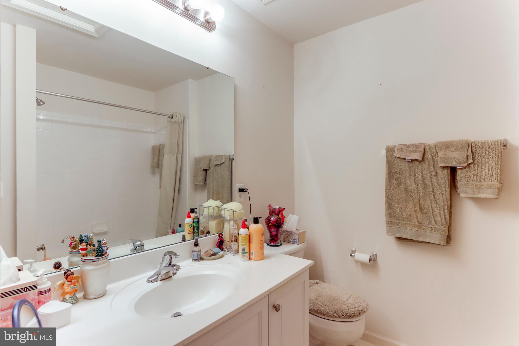 LAKELAND PLACE - Residential