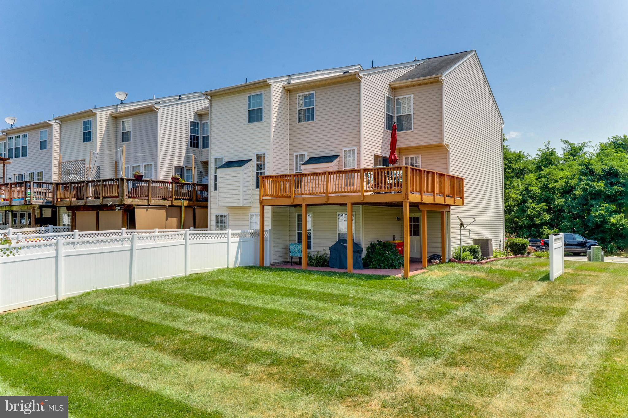 LAKELAND PLACE - Residential