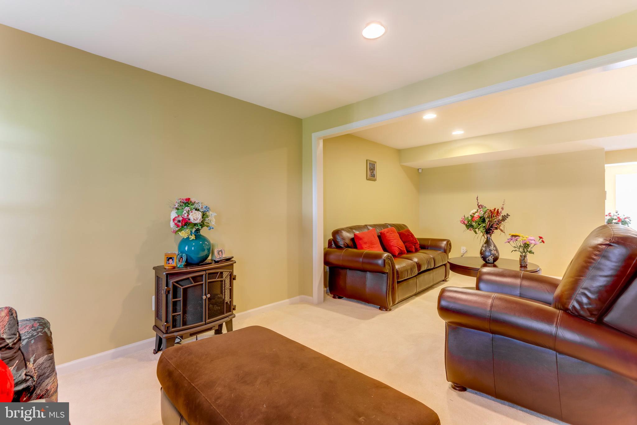 LAKELAND PLACE - Residential